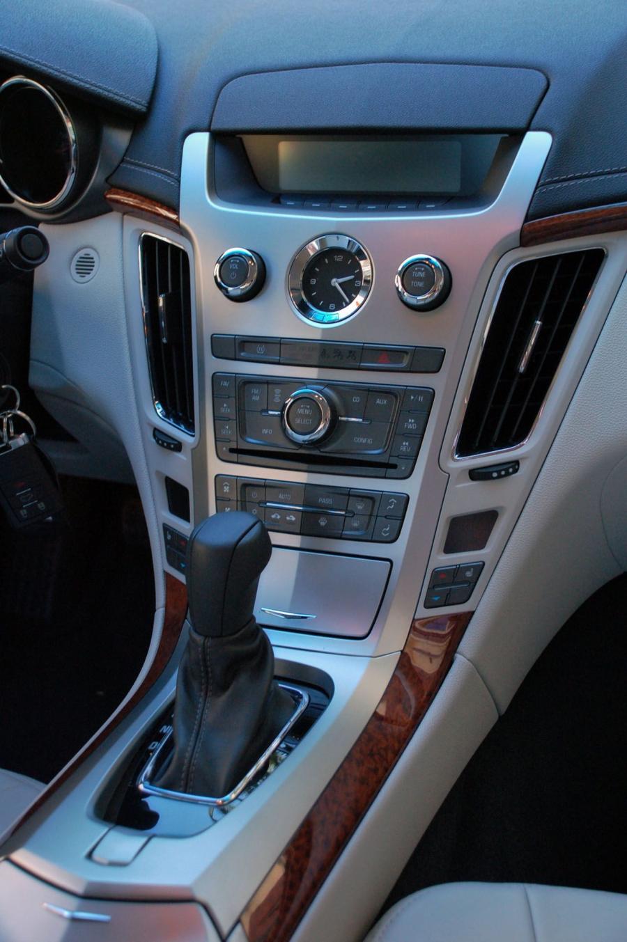  Cadillac CTS 2008 года  (фото 292 из 293)